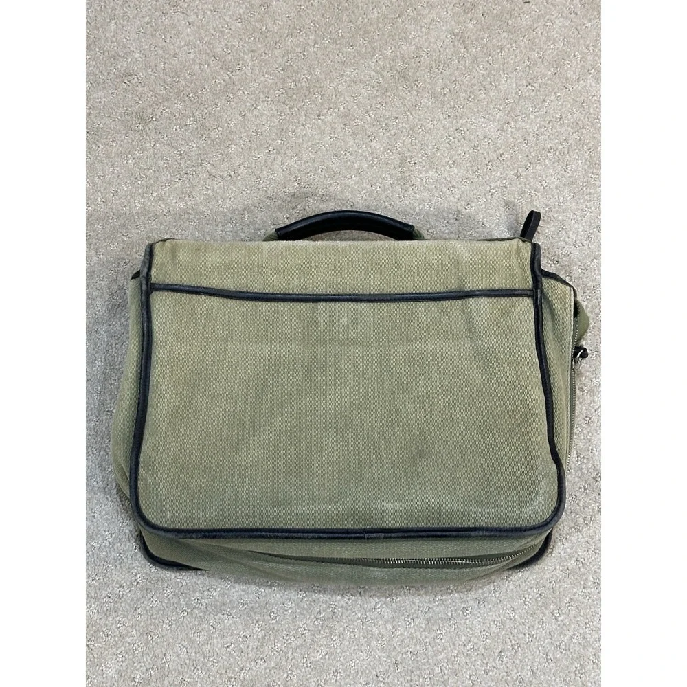 Bodhi‎ Carrying Case